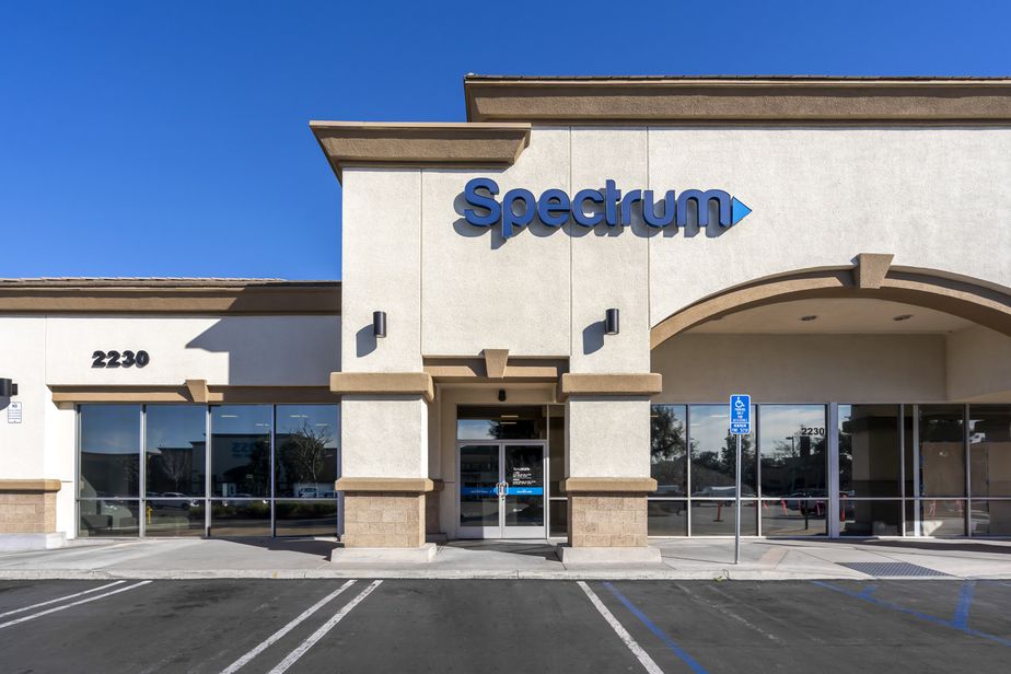 Spectrum - 2230 E 17th St 