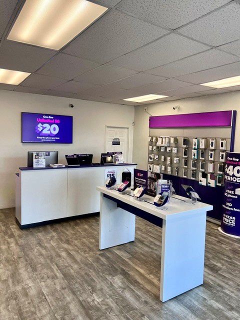 Metro by T-Mobile 12637 San Fernando Rd - 12637 San Fernando Rd 