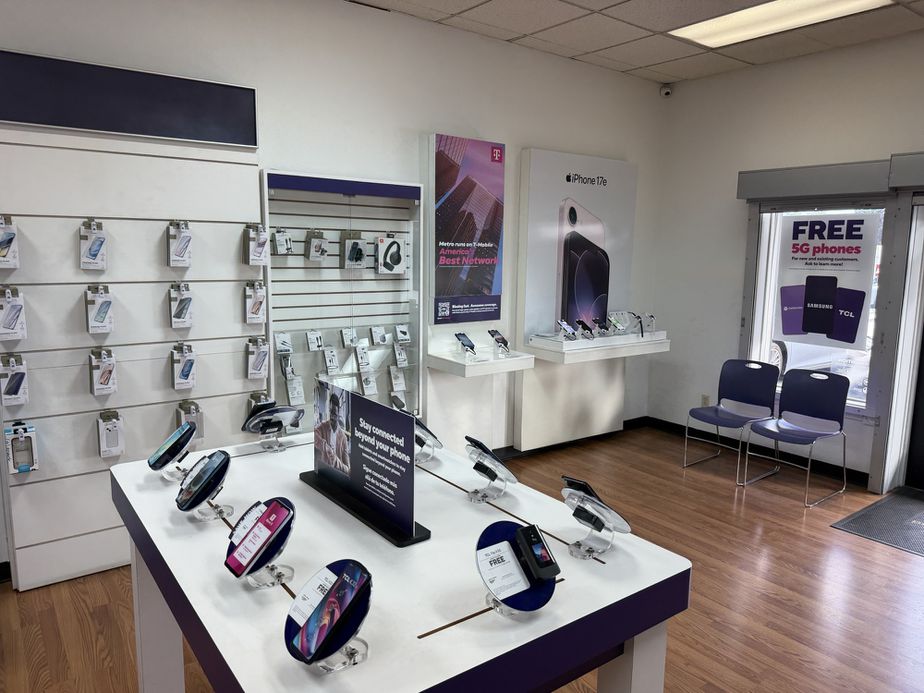 Metro by T-Mobile 142 Washington Ave N - 142 Washington Ave N 