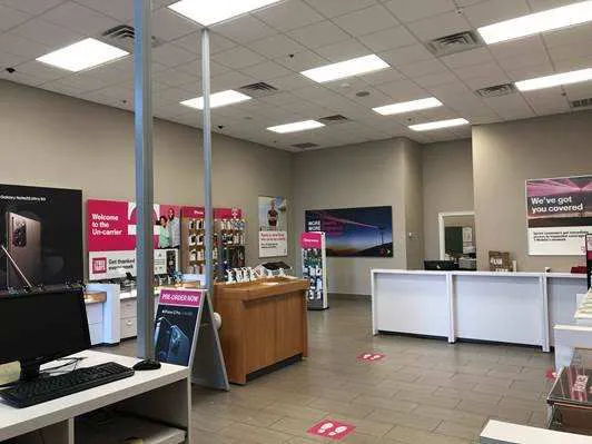  Interior photo of T-Mobile Store at Tchoupitoulas St & Leontine St, New Orleans, LA 