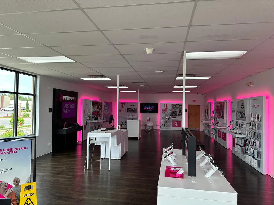  Interior photo of T-Mobile Store at Frontenac Dr & Menard Rd, Winona, MN 