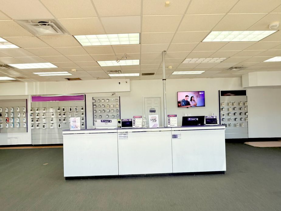 Metro by T-Mobile 509 N Military Hwy - 509 N Military Hwy 