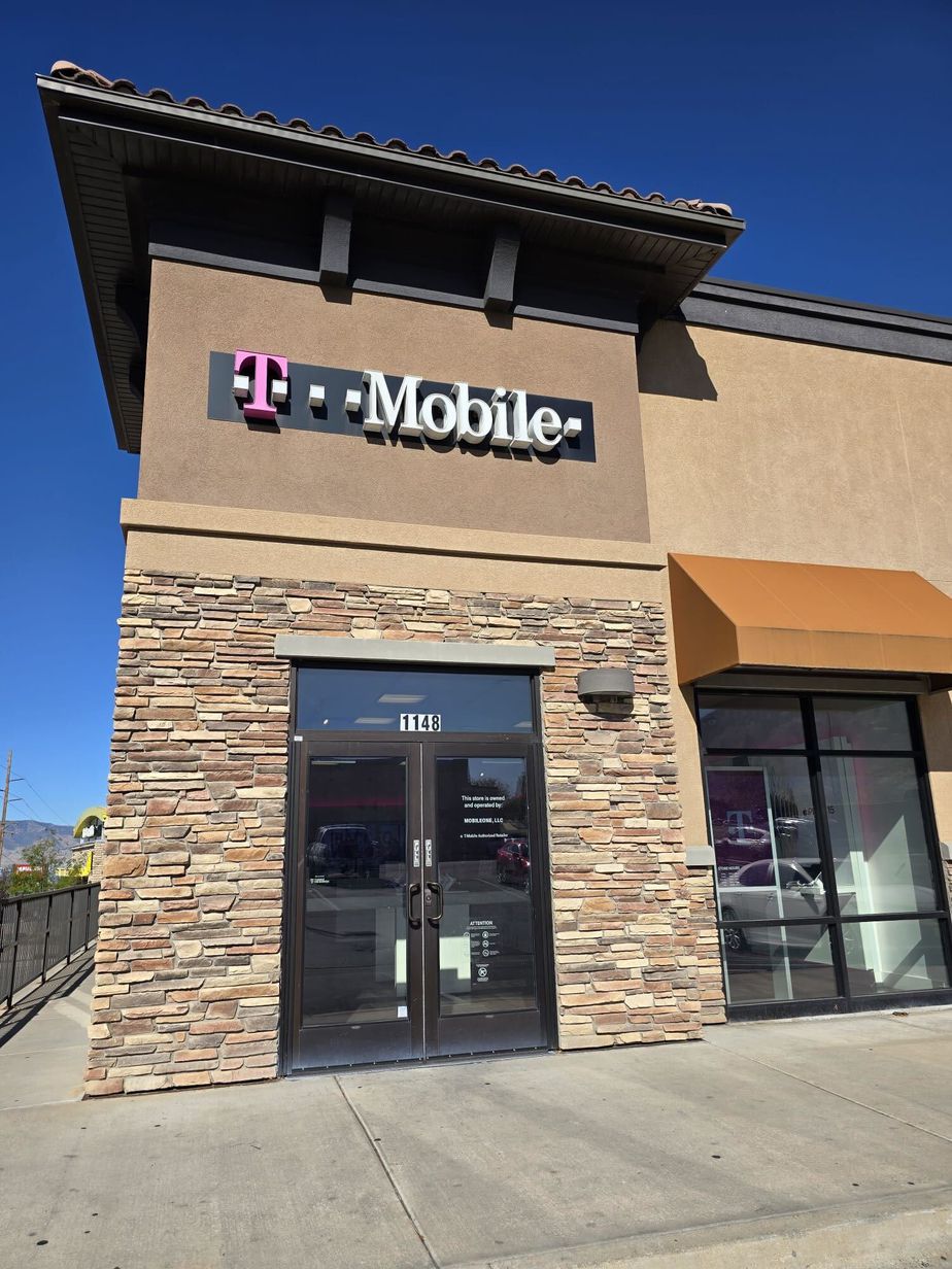 Exterior photo of T-Mobile Store at 800 N & 1200 W, Orem, UT