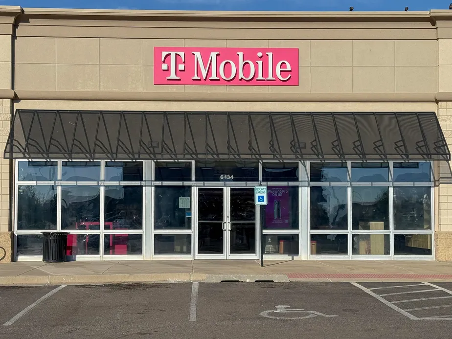  Exterior photo of T-Mobile Store at Westgate Marketplace, Oklahoma City, OK 