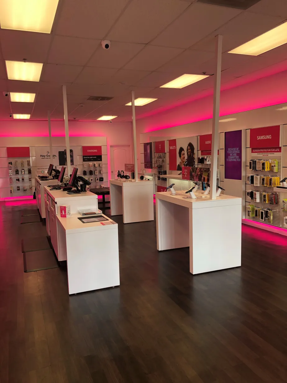  Interior photo of T-Mobile Store at W Boynton Beach Blvd & Hagen Ranch, Boynton Beach, FL 