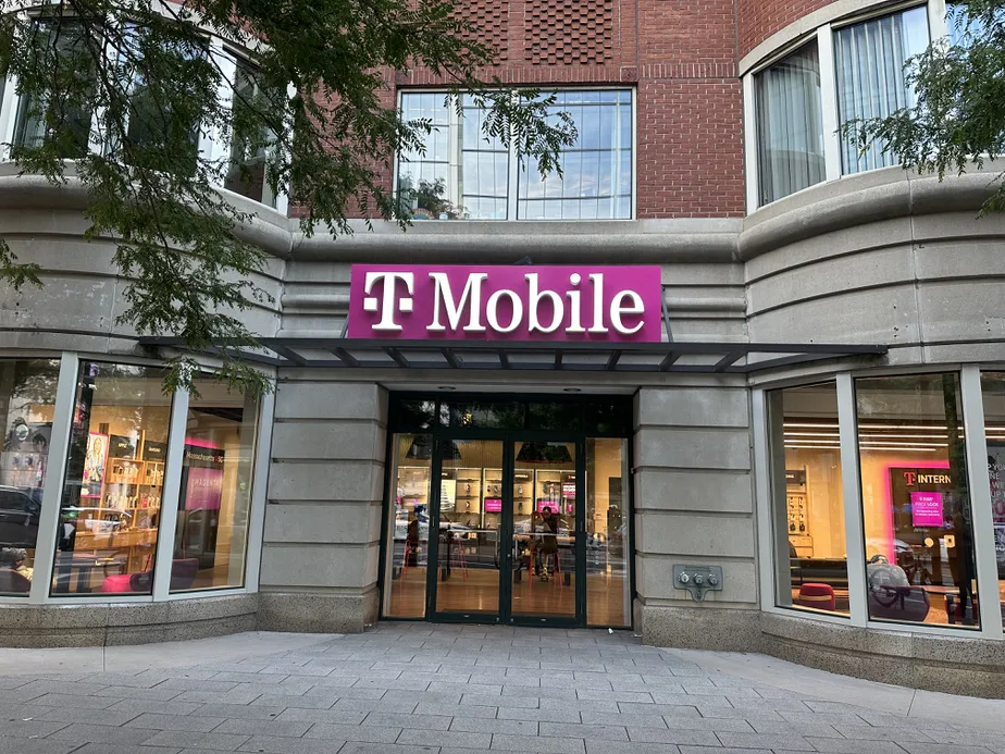  Exterior photo of T-Mobile Store at Boylston & Gloucester, Boston, MA 