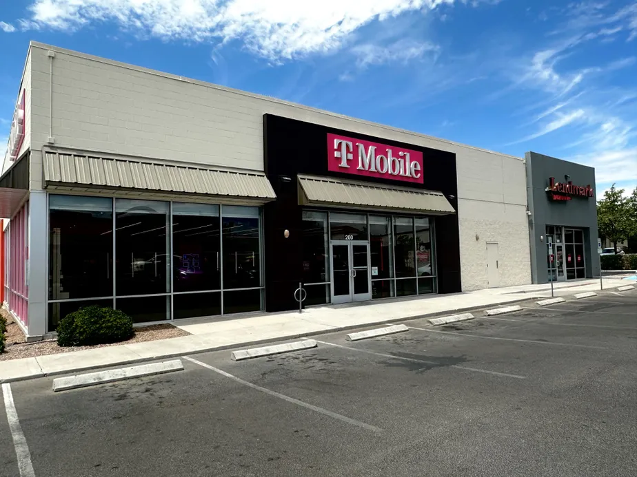  Exterior photo of T-Mobile Store at Montana Ave & Lockhart St, El Paso, TX 