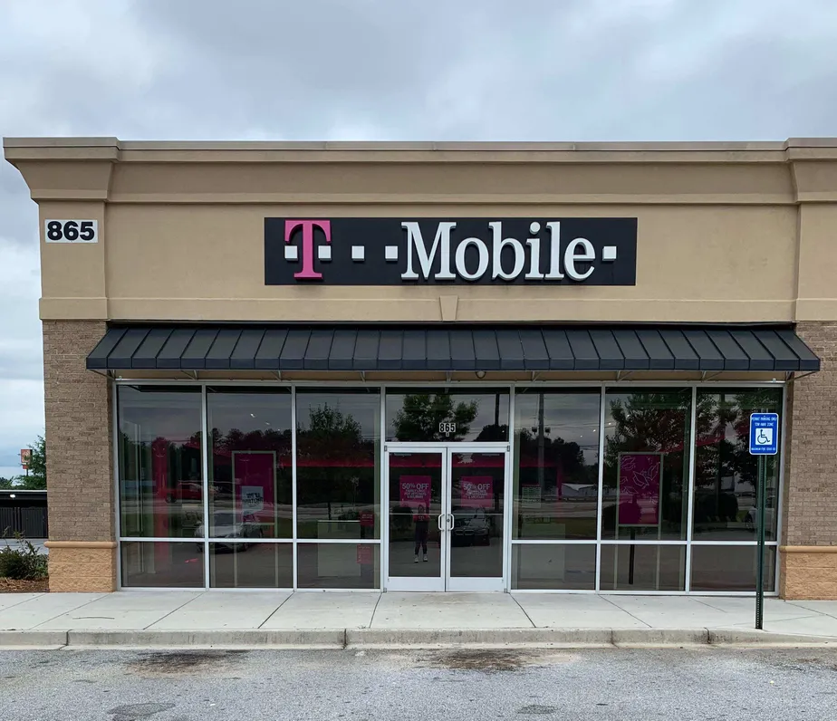 Exterior photo of T-Mobile store at I-20 & Thornton Rd, Lithia Springs, GA