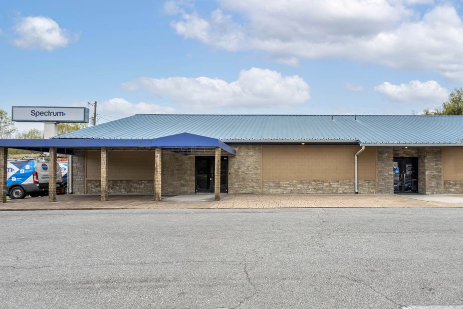 Spectrum - 707 West Main St 