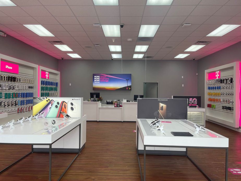 Interior photo of T-Mobile Store at 24th St & Chestnut St, Port Huron, MI