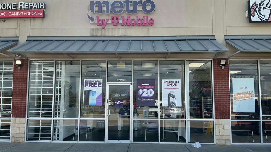 Metro by T-Mobile 601 N Saginaw Blvd - 601 N Saginaw Blvd 