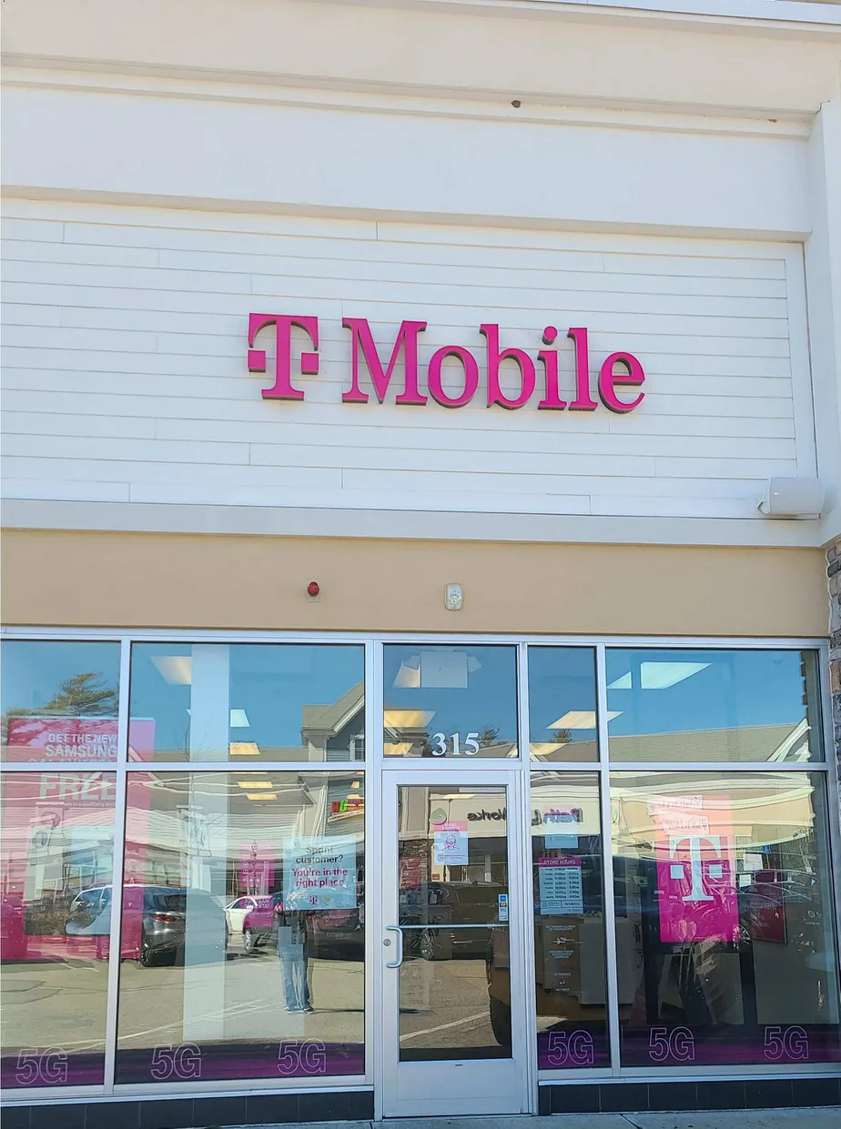 Exterior photo of T-Mobile store at Cranberry Hwy & I 195 W, Wareham, MA