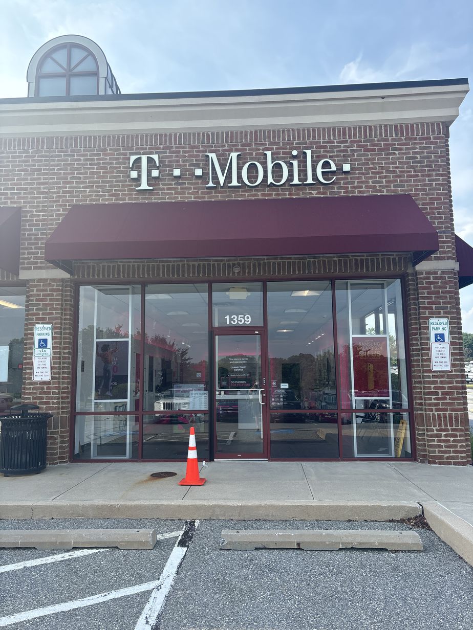 Exterior photo of T-Mobile Store at Dilworthtown Rd & Route 202, West Chester, PA