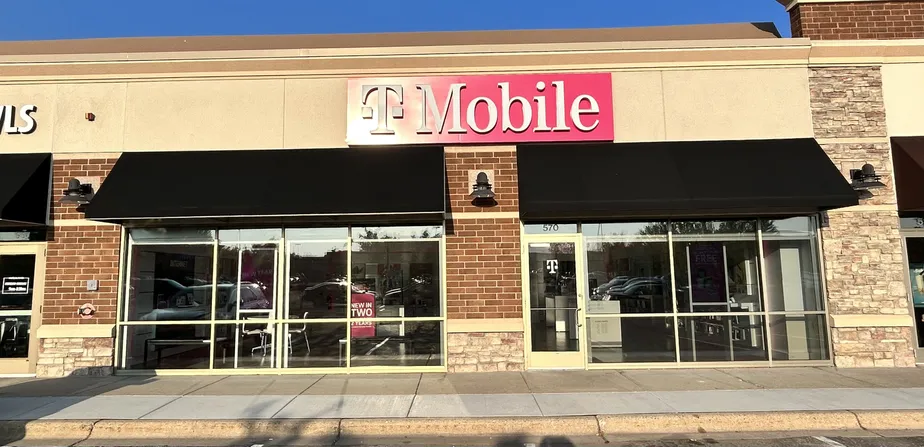 Exterior photo of T-Mobile Store at Hudson Rd & Woodbury Dr, Woodbury, MN