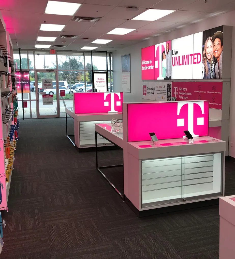  Interior photo of T-Mobile Store at W Maple Ave & N Midlothian Rd, Mundelein, IL 