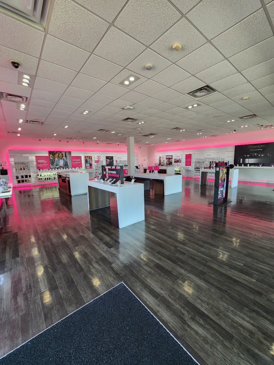  Interior photo of T-Mobile Store at Embassy Oaks, San Antonio, TX 
