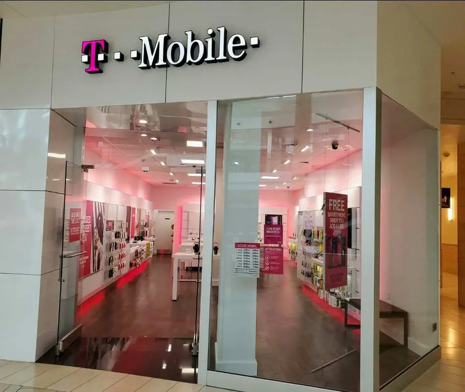 Exterior photo of T-Mobile store at The Mall At University Town Center, Sarasota, FL