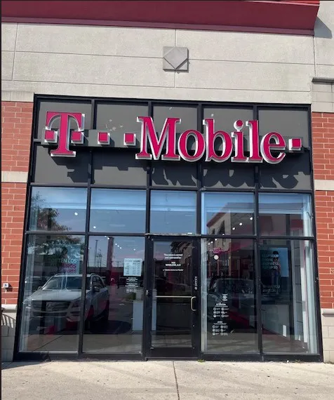  Exterior photo of T-Mobile Store at Roosevelt Rd & Central Ave, Chicago, IL 