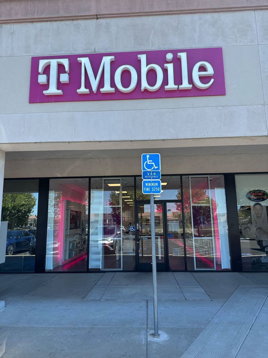 Exterior photo of T-Mobile Store at Elverta and Walerga Rd, Antelope, CA