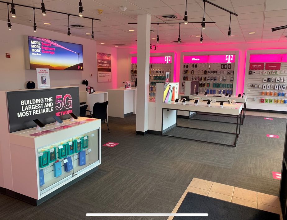 Interior photo of T-Mobile Store at 9th & Chestnut, Walla Walla, WA