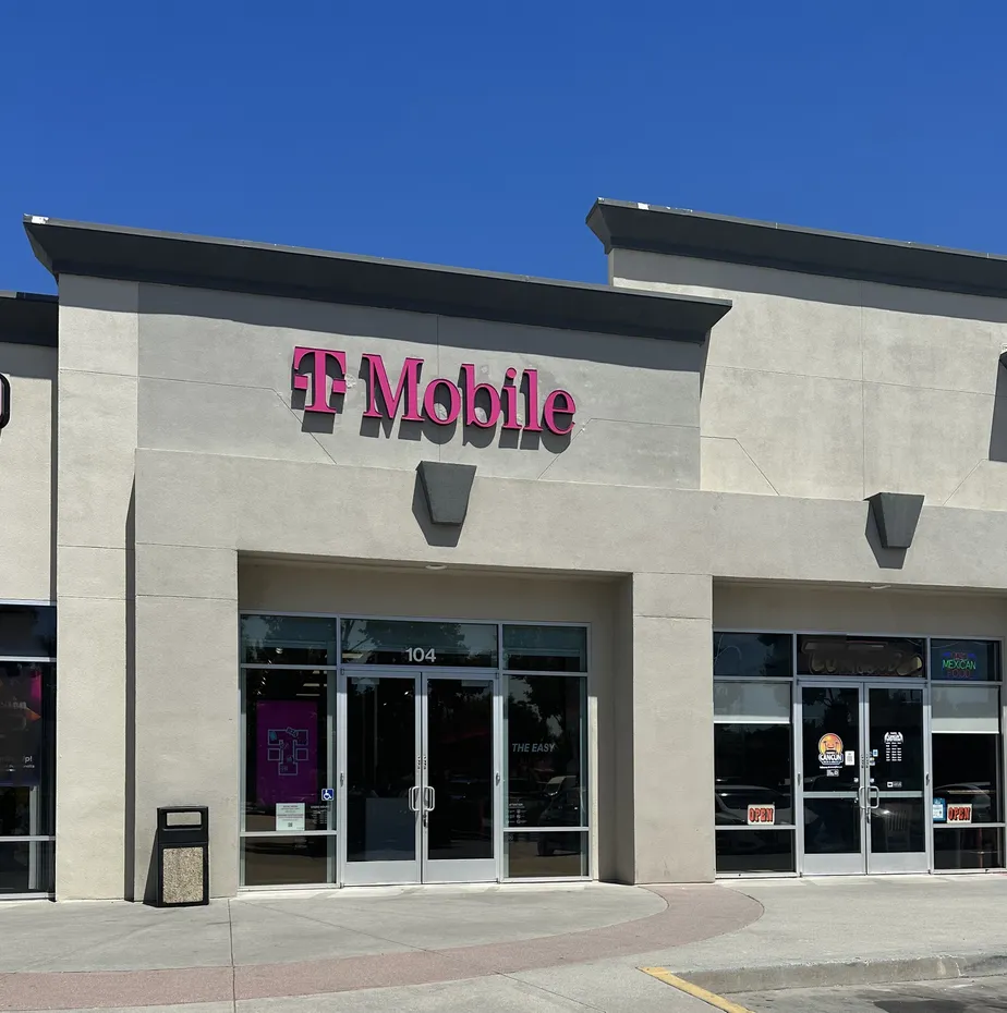 Exterior photo of T-Mobile Store at Pacheco Center, Gilroy, CA