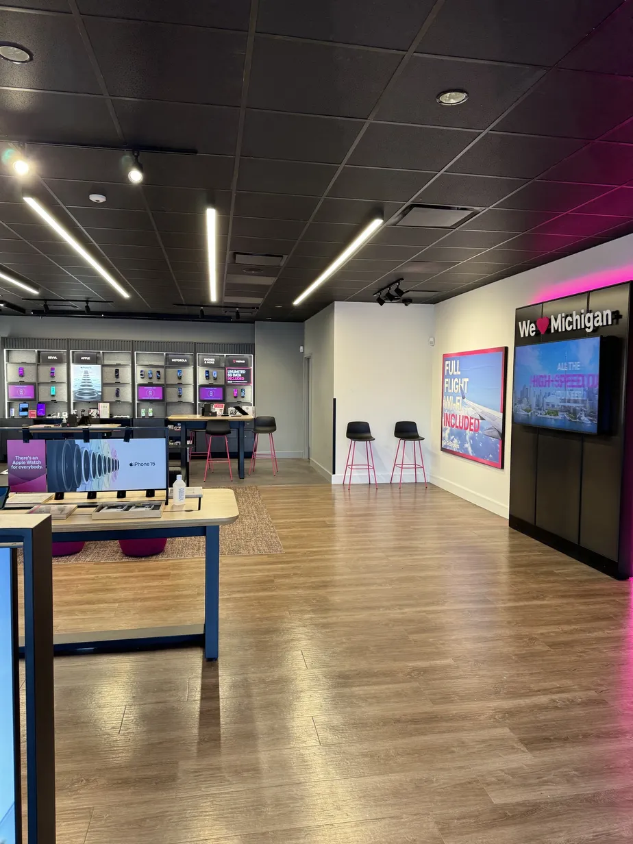  Interior photo of T-Mobile Store at W 14 Mile Rd & Concord Dr, Madison Heights, MI 