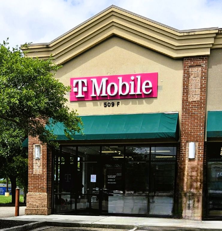 Exterior photo of T-Mobile Store at Tail Race Crossing, Moncks Corner, SC