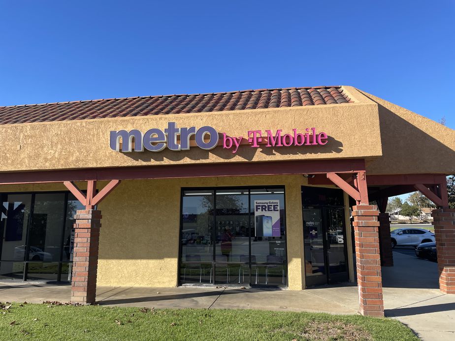 Metro by T-Mobile 7900 Limonite Ave - 7900 Limonite Ave 