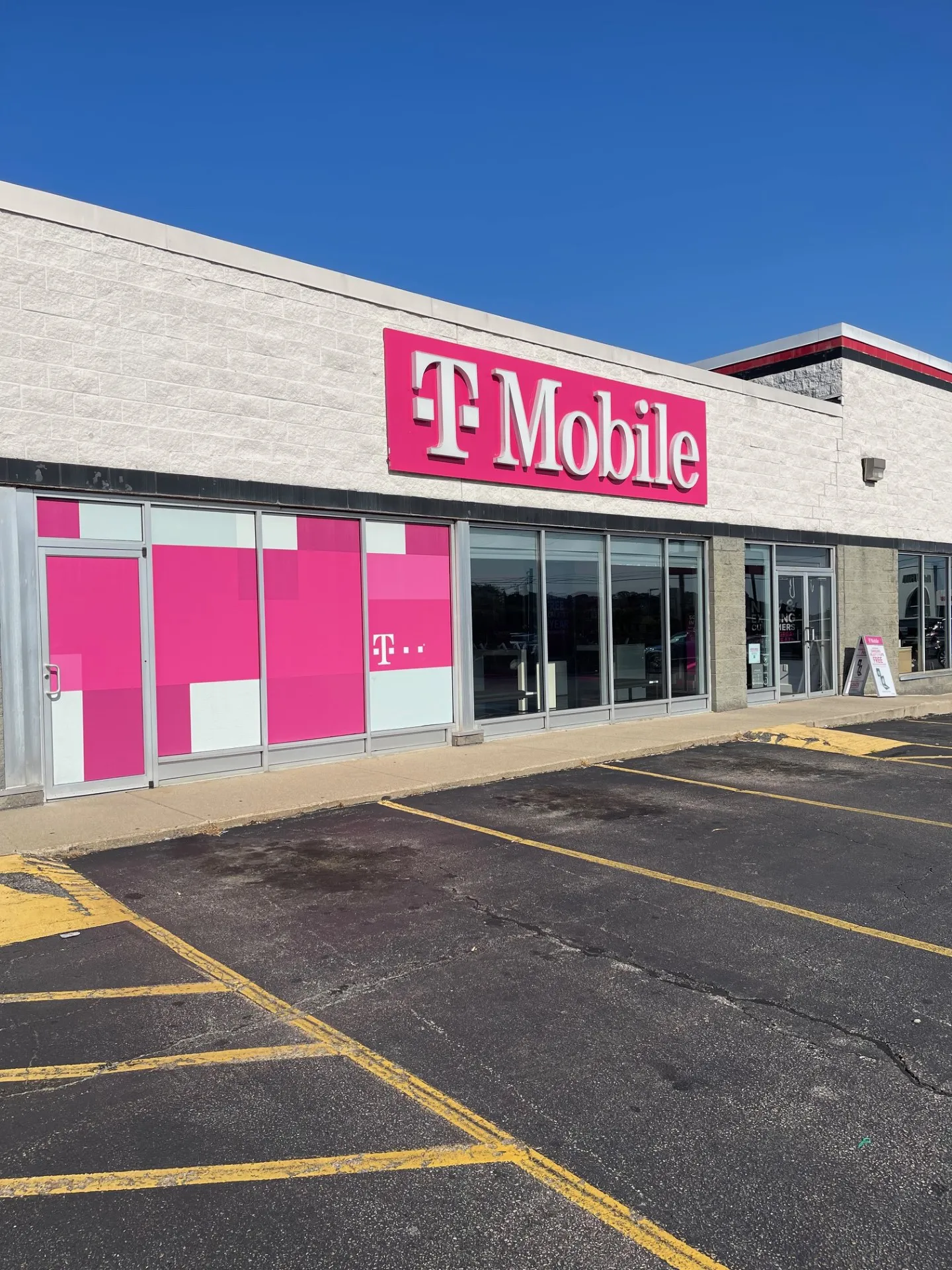 T-Mobile Bald Hill Road &amp; Tollgate | Warwick, RI