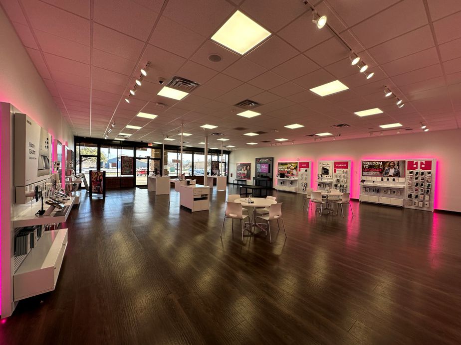 Interior photo of T-Mobile Store at Clack St & Southwest Dr, Abilene, TX