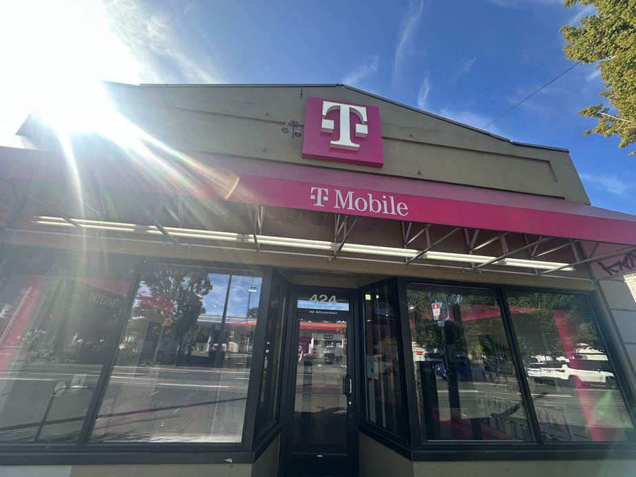Exterior photo of T-Mobile Store at Broadway & Martin Luther King, Portland, OR
