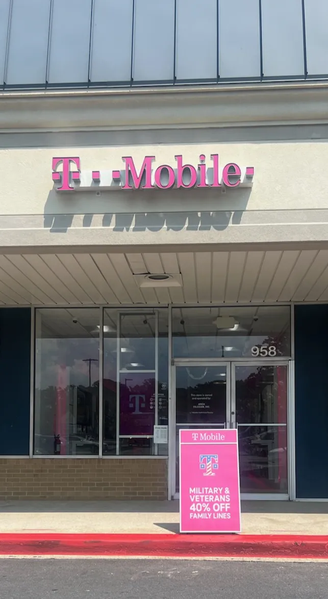  Exterior photo of T-Mobile Store at Bay Forest Center, Annapolis, MD 