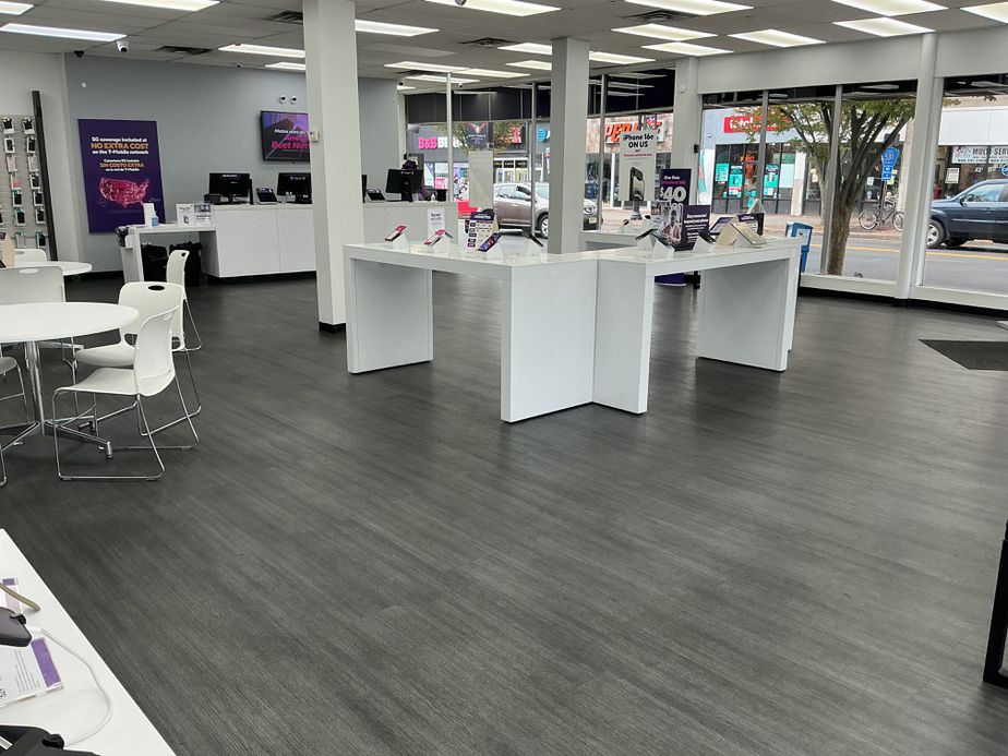 Metro by T-Mobile 196 E Front St - 196 E Front St 