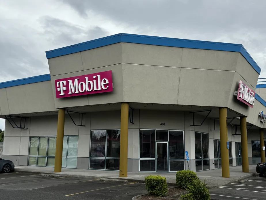 Foto del exterior de la tienda T-Mobile en Lancaster & Auburn, Salem, OR