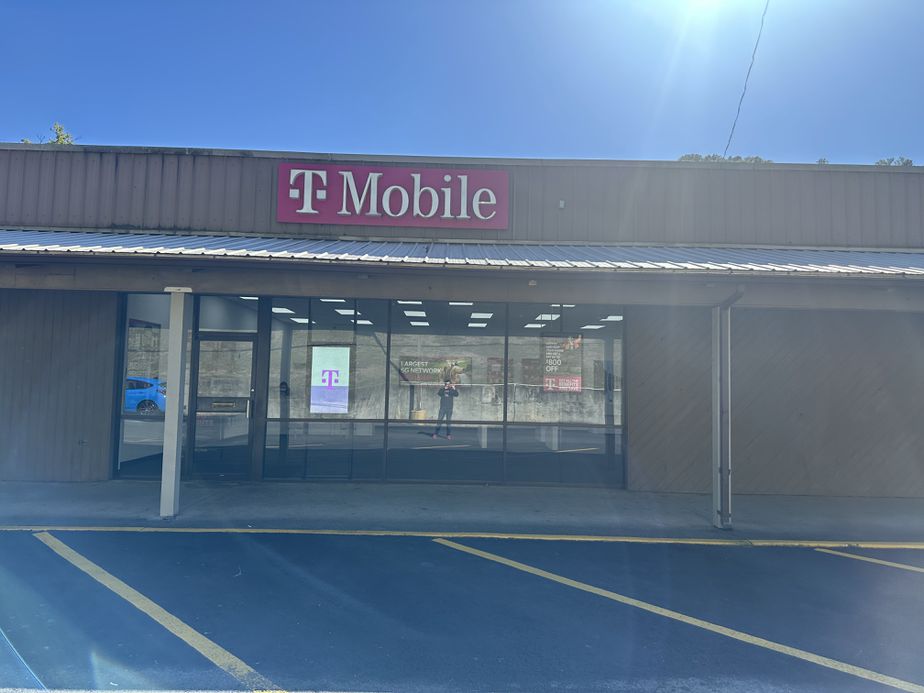 Exterior photo of T-Mobile Store at Mall Rd & Smoot Ave, Danville, WV