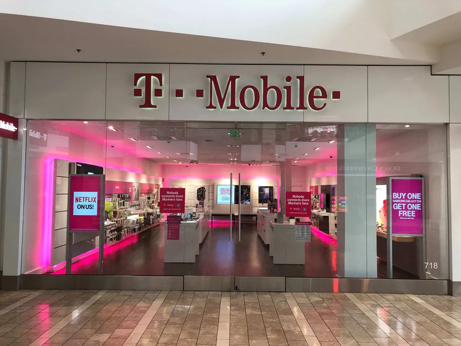 Exterior photo of T-Mobile store at Southcenter Mall, Tukwila, WA