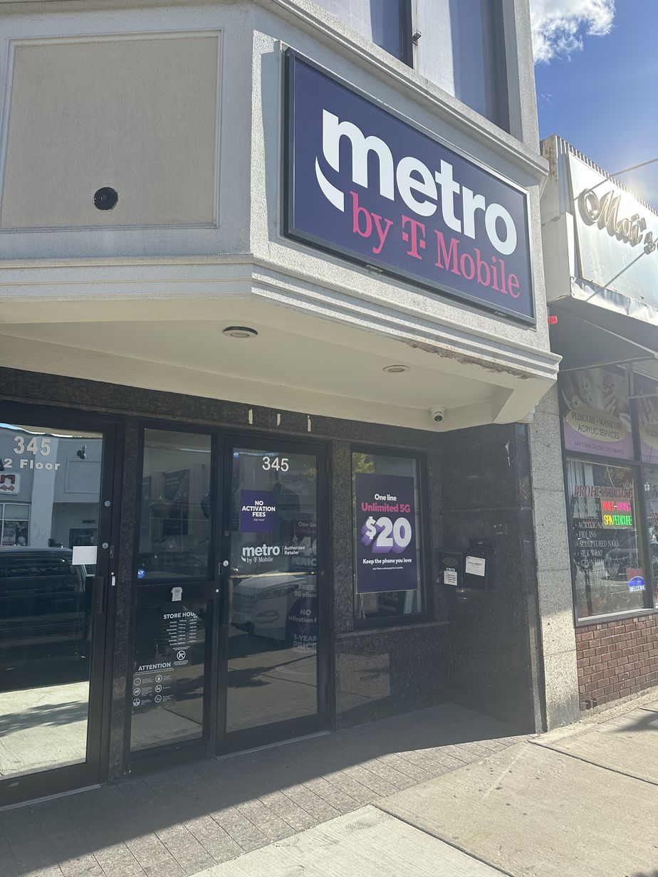 Metro by T-Mobile 345 Broadway - 345 Broadway 