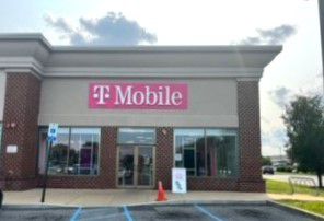Exterior photo of T-Mobile Store at Rt 40 & Rt 7, Bear, DE