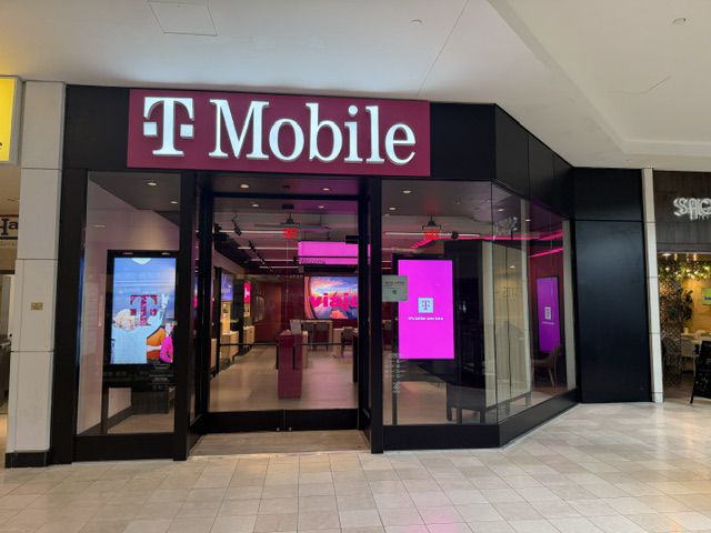  Exterior photo of T-Mobile Store at King Of Prussia Mall, King Of Prussia, PA 