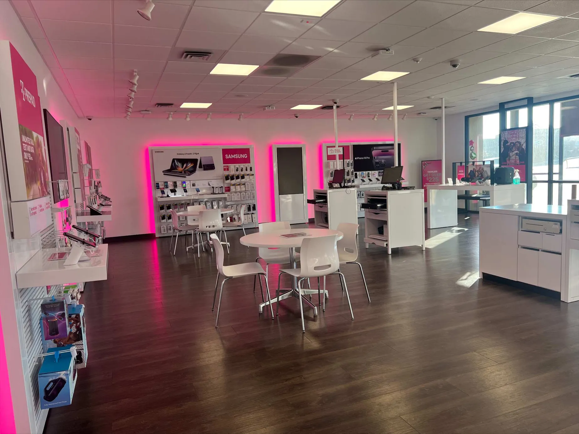 TMobile Columbia Ctr Blvd & Grandridge Kennewick, WA