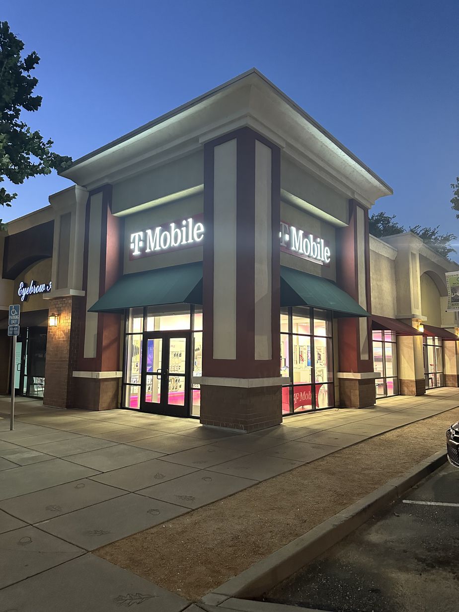 Exterior photo of T-Mobile Store at Nut Tree Rd & Monte Vista, Vacaville, CA