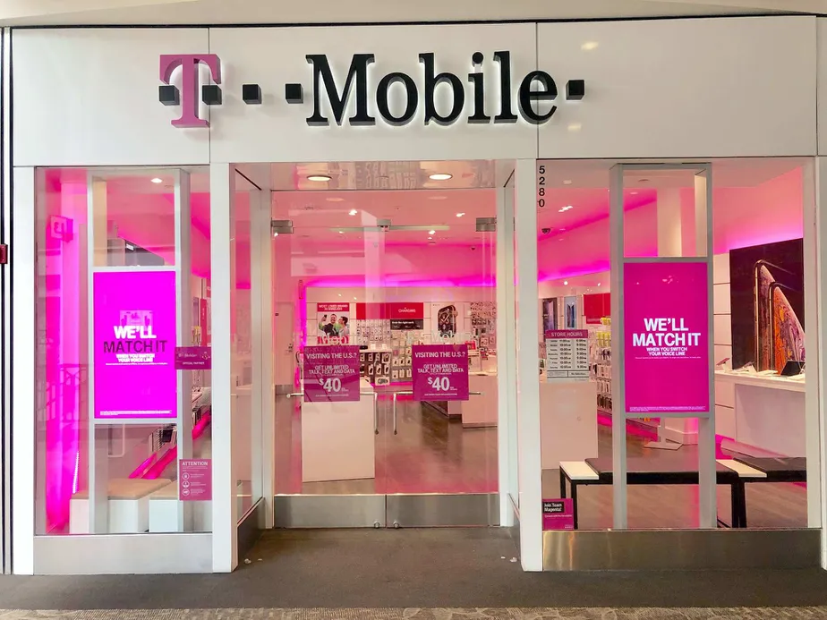 Exterior photo of T-Mobile store at Providence Place 3, Providence, RI