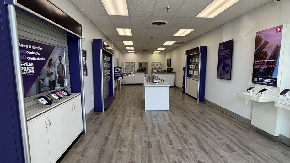 Metro by T-Mobile 1665 NE Division St - 1665 NE Division St