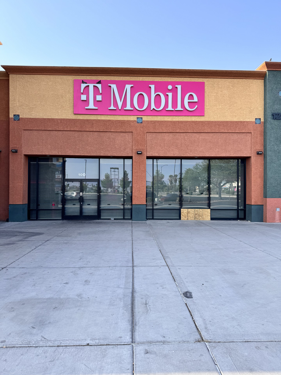  Exterior photo of T-Mobile Store at Decatur & Charleston, Las Vegas, NV 