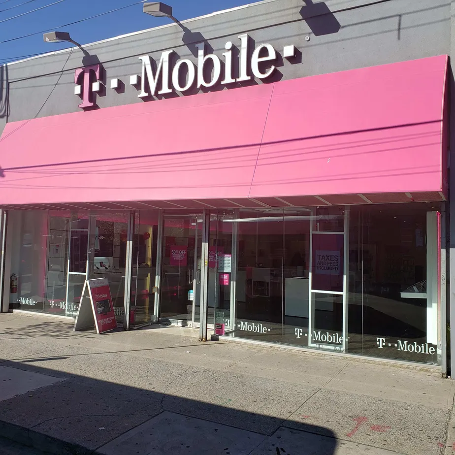 Exterior photo of T-Mobile store at Rockaway & Flatlands, Brooklyn, NY