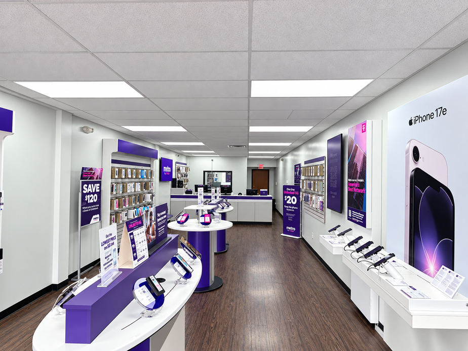 Metro by T-Mobile 245 N Hampton Rd, - 245 N Hampton Rd, 