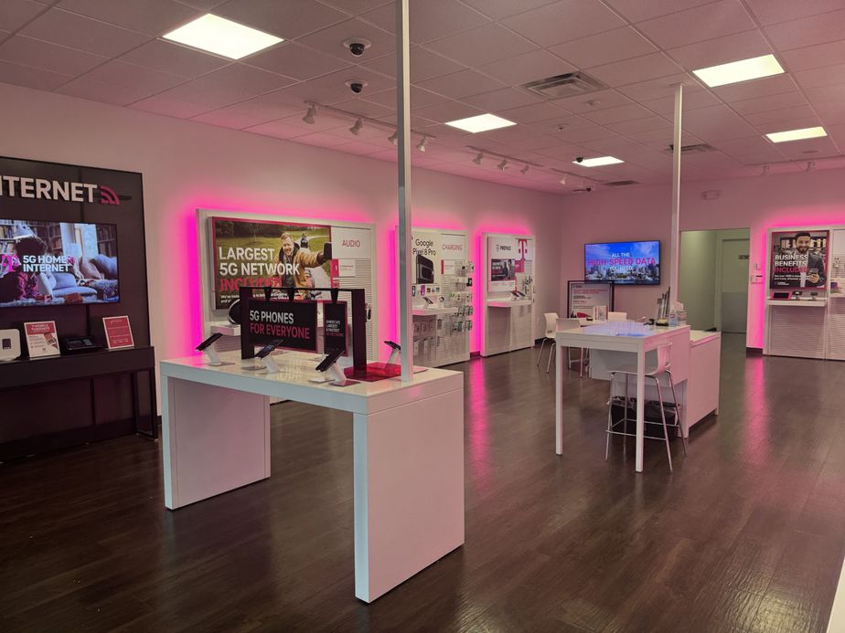 Interior photo of T-Mobile Store at Richmond & Frontier, Staunton, VA
