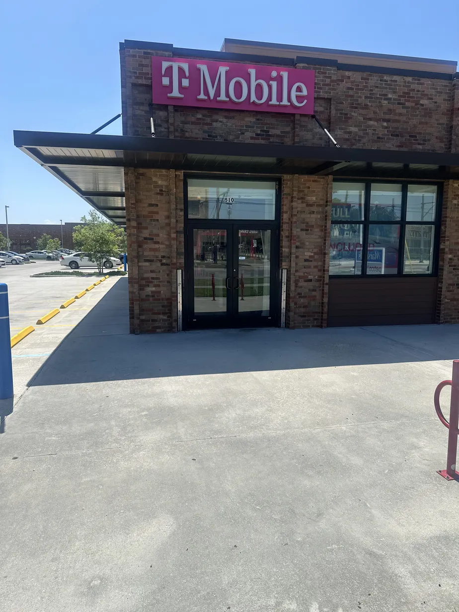  Exterior photo of T-Mobile Store at N Carrollton Ave & Toulouse St, New Orleans, LA 