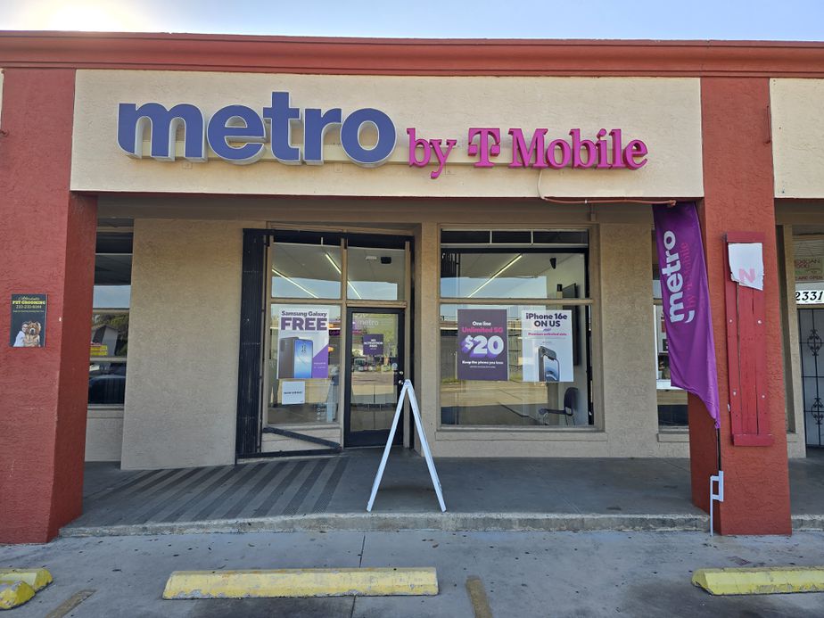 Metro by T-Mobile 2329 Vance Jackson Rd - 2329 Vance Jackson Rd 