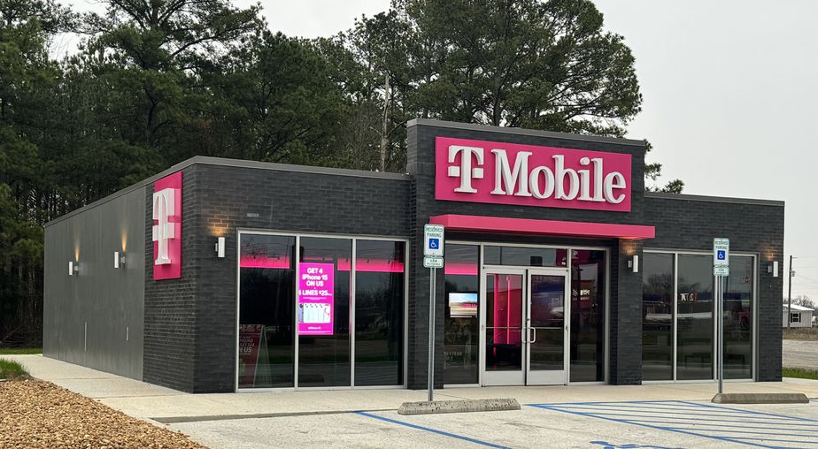 Exterior photo of T-Mobile Store at US 45 Alt S & Louis O'Dneal, West Point, MS